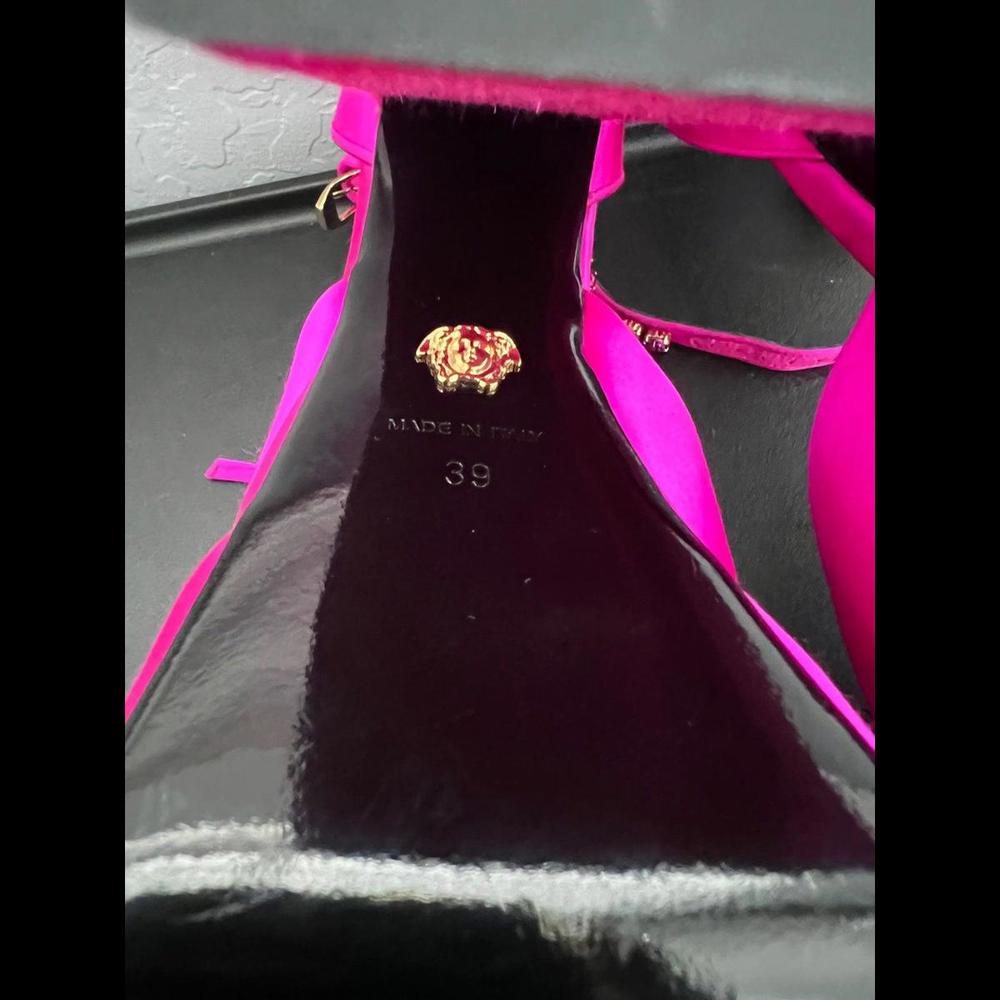 Versace heels - Picture 12 of 12